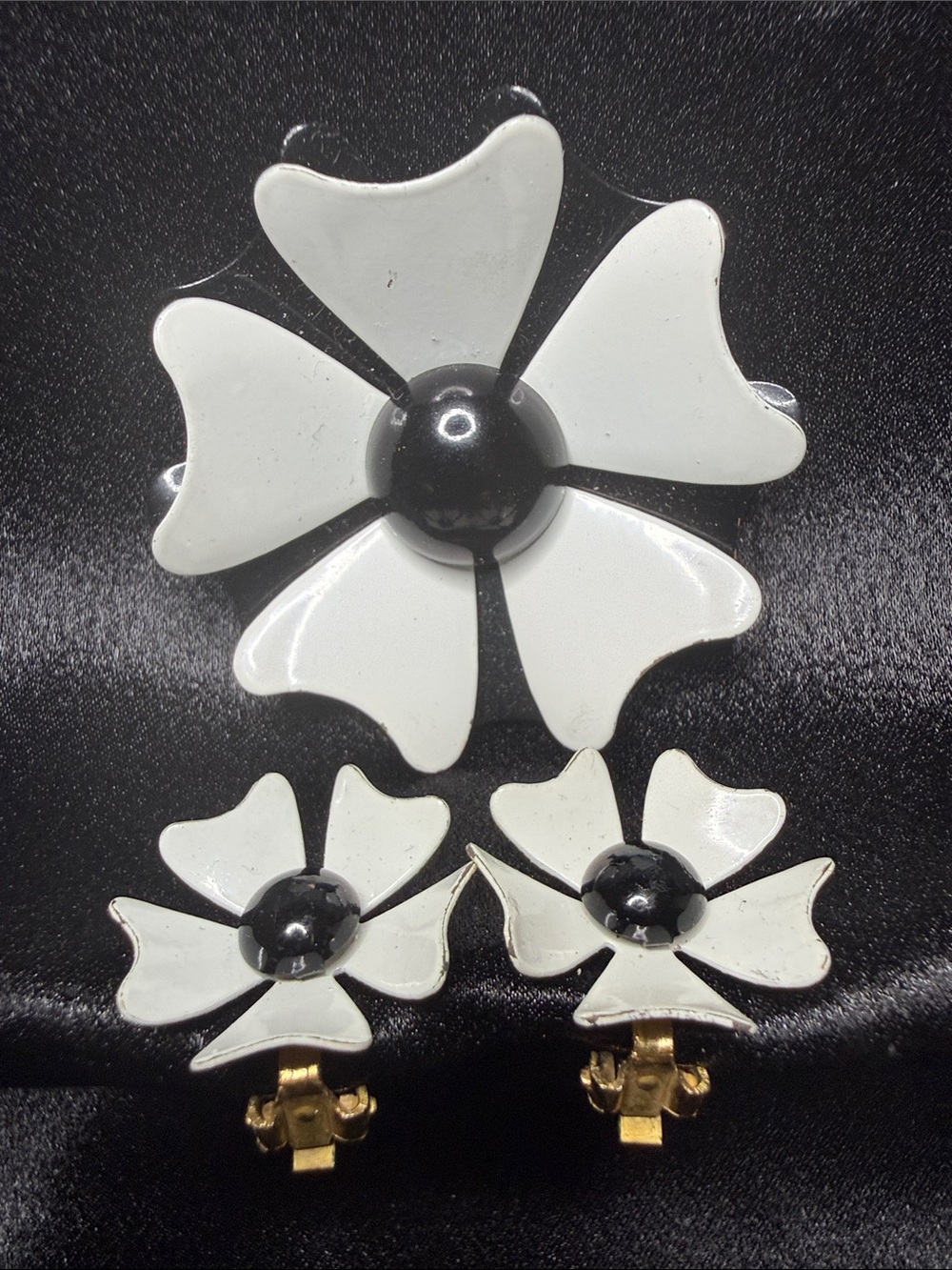 Black & White Floral Clip-On Earrings and Brooch Set